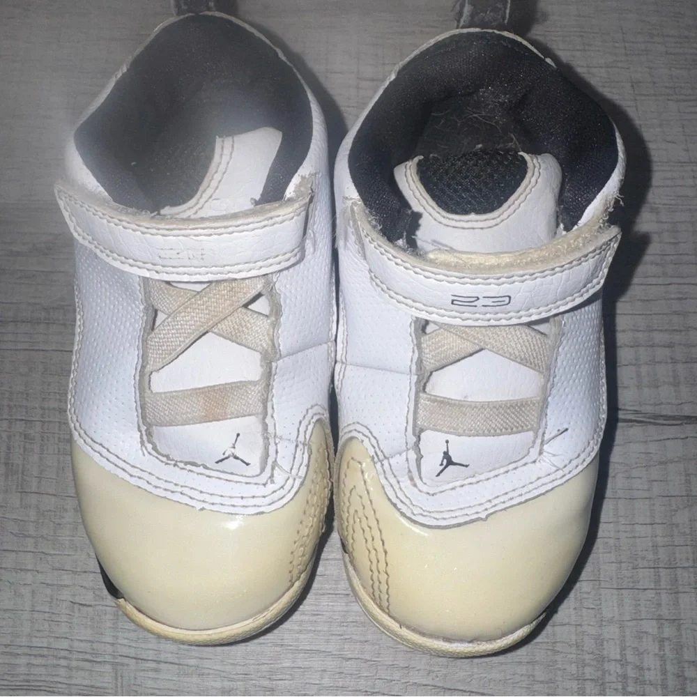 Children’s Air Jordan White Shoes- Size 8C (Baby Shoes)